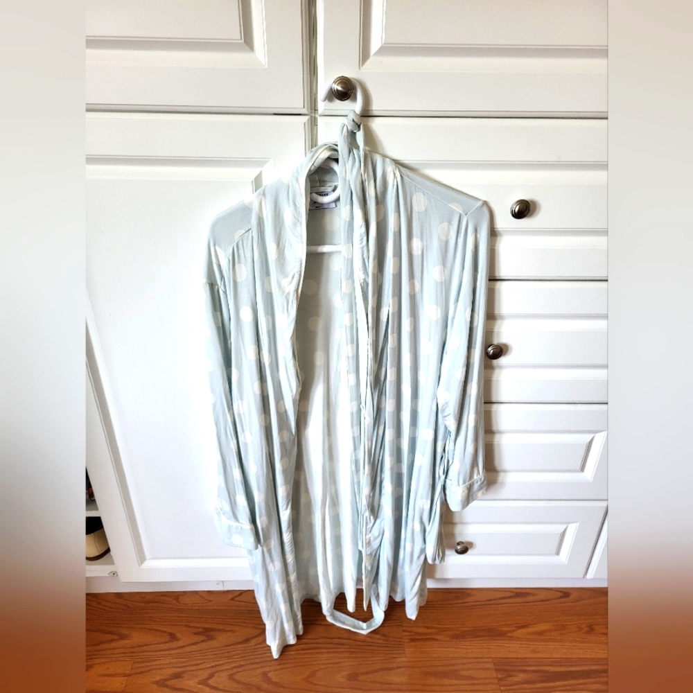 Riot theory jillian harris robe size medium